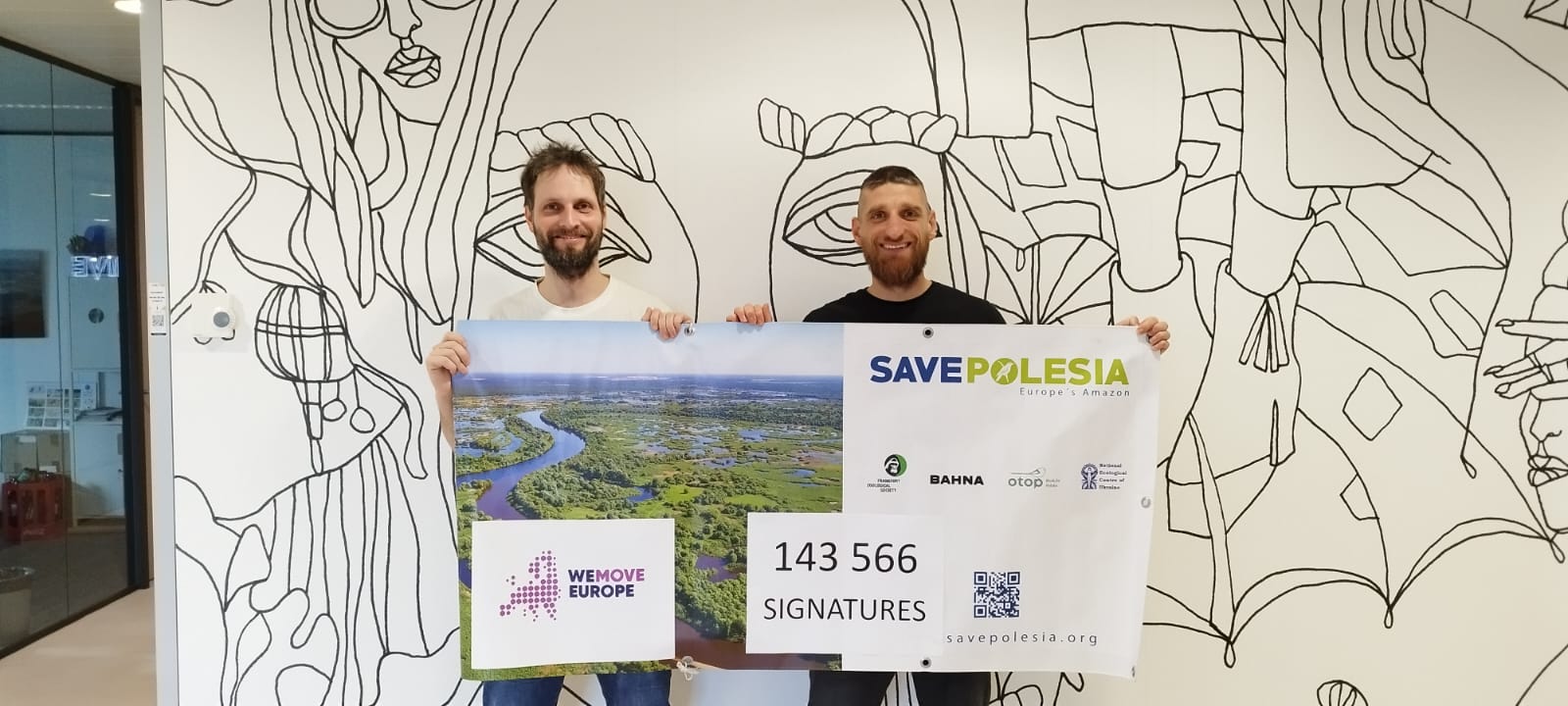 Petition handed over to European Parliament. Wouter Langhout (Save Polesia) and Marek Elas (OTOP – BirdLife Poland) in Brussels